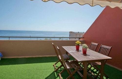 Radazul Apartment | Beautiful holiday home with sea views +beach+WIFI