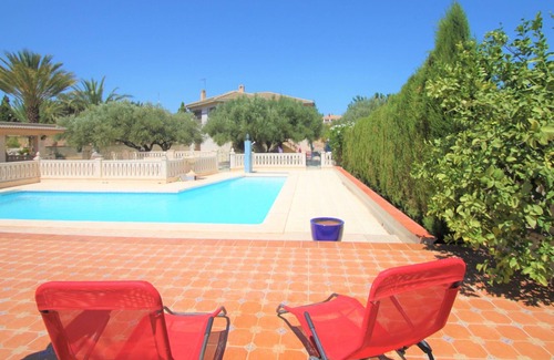 San Vicente del Raspeig Ski Chalet | Beautiful Villa in San Vicente del Raspeig, a quiet location with easy access.