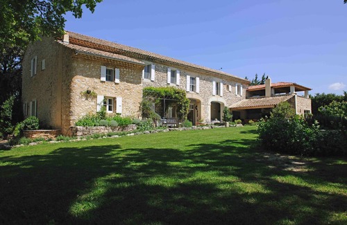 Grignan House | Beautiful countryhouse in rural surroundings with pool and pool house.