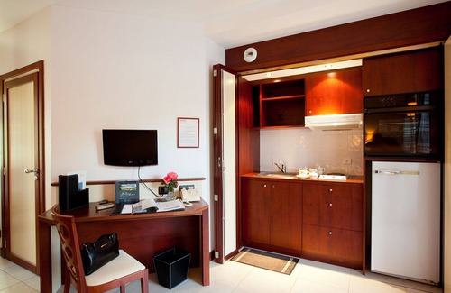 Saint-Jouan-des-Guerets Apartment | Beautiful apartment for 2 guests with pool, WIFI, TV and parking