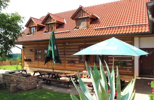 Uhlejov Villa | Beautiful private villa for 24 guests with WIFI, private pool, TV, terrace, pets allowed and par.