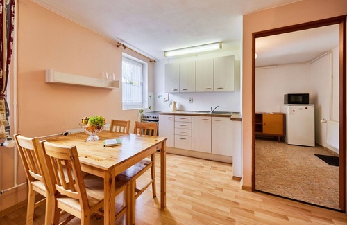 Svoboda nad Upou Apartment | Beautiful apartment for 4 people with WIFI, TV, patio, pets allowed and parking