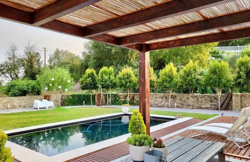 Mafra House | Beautiful 2BD countryside house with pool near Lisbon. Pet & kids friendly