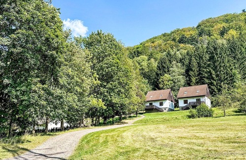 Starkov House | Beautiful private villa with pool, WIFI, TV, patio, pets allowed, panoramic view and parking