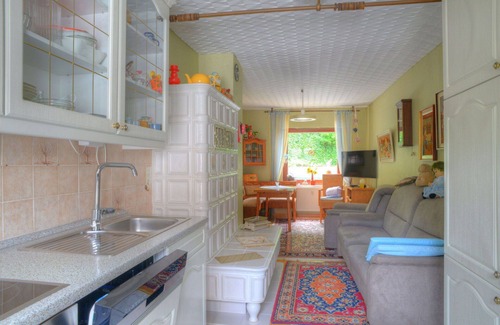 Schwalenberg Apartment | Beautiful apartment for 4 guests with WIFI, TV, patio, pets allowed and parking