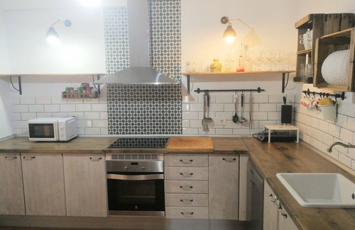 Valdetorres de Jarama Ski Chalet | Beautiful villa with garden, barbecue and pool