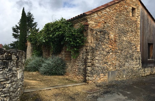 Castelnaud-la-Chapelle Villa | beautifully restored barn with private swimming pool (pet-friendly)