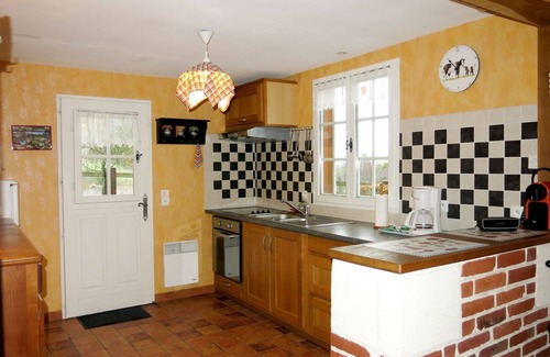 Courtonne-la-Meurdrac House | Beautiful private villa for 5 people with WIFI, TV, pets allowed and parking