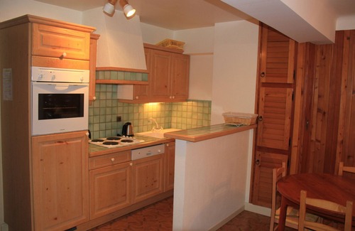 Val Cenis Apartment | Beautiful apartment for 5 people at the foot of the village center piste (ref J1)