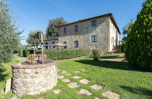 Ponte di Gabbiano Apartment | Beautiful apartment for 5 guests with A/C, pool, WIFI, TV, pets allowed and parking, close to Si.