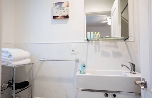 East Flushing Apartment | Beautiful 1-2 Bedroom! Deck w/Outdoor Kitchen!