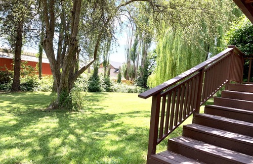 Eagle House | Beautiful 1 acre 5 bd in Eagle- hot tub & pingpong