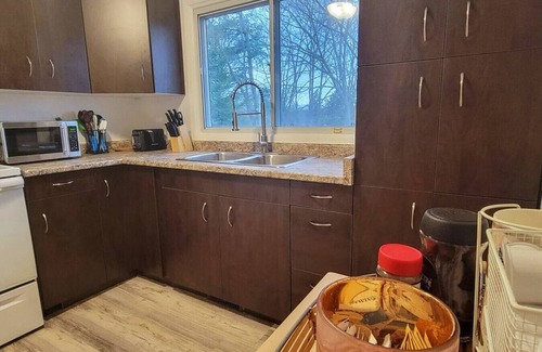 Midland Apartment | Beautiful 1 Bdrm Apartment - Close to Everything!