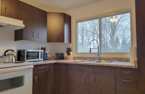 Midland Apartment | Beautiful 1 Bdrm Apartment - Close to Everything!
