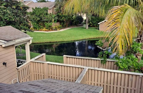 North Lauderdale House | Beautiful 1 bedroom in house over looking lake in a quiet community.
