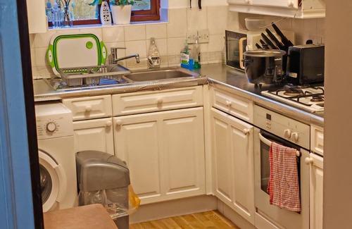 Fairfield Apartment | Beautiful 1-Bed Apartment in Croydon-free parking