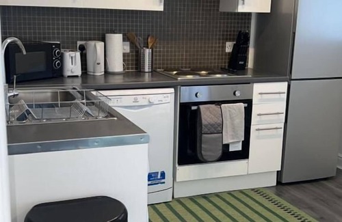 Tipton Apartment | Beautiful 1-Bed Apartment in Tipton