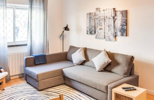 Parede Apartment | Beautiful 1 bed apartment near the beach