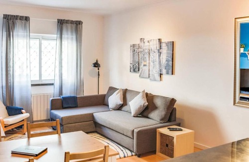 Parede Apartment | Beautiful 1 bed apartment near the beach