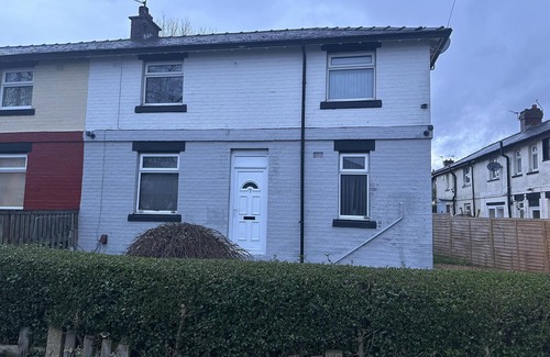 Bradford House | Beautiful 1-Bed House in Bradford