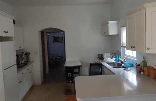 Somerset Village Apartment | Beautiful 1-Bed House in Somerset Village