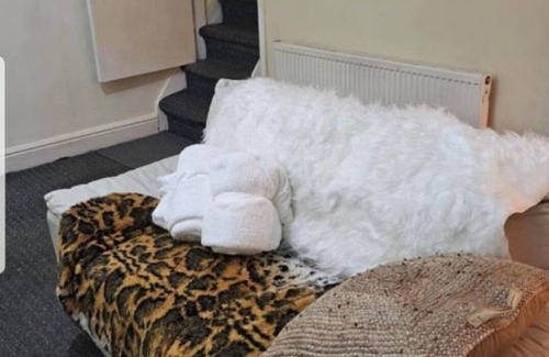 Harehills House | Beautiful 1-bed House in Leeds