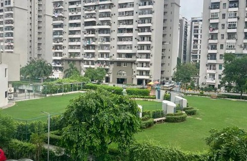 Indirapuram Apartment | Beautiful 1 Bed Room