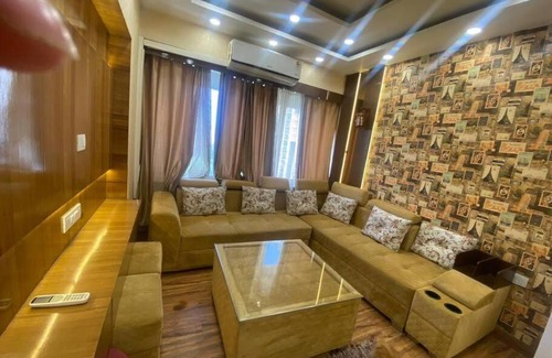 Indirapuram Apartment | Beautiful 1 Bed Room