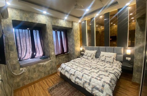Indirapuram Apartment | Beautiful 1 Bed Room