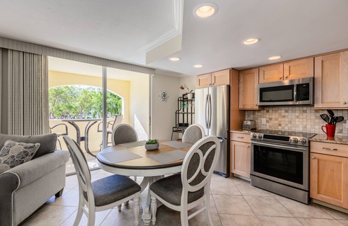 Marco Island Condo | Beautiful 1 Bedroom condo - JW Alternative - Steps from Marco Island Beach