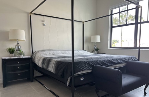 Miramar House | Beautiful 1 bedroom apartment with balcony and resort style pool,gym & parking