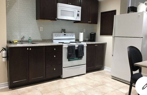 Lisgar Apartment | beautiful 1 bedroom lower level apartment
