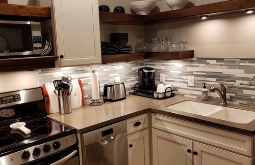 Helena West Side House | Beautiful 1 Bedroom Guest House (pet-free)