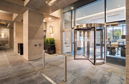 Yorkville Condo | Beautiful 1 Bedroom Yorkville Condo with Valet Parking