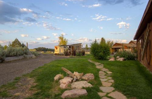 Panguitch House | Beautiful 1 BR "Barn" Cabin - Perfect for Small Families