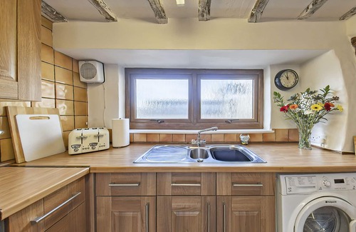 Betws Gwerfil Goch House | Beautiful 16th Century Ty Cerrig Cottage -set in stunning grounds with great vie