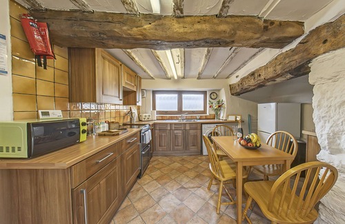 Betws Gwerfil Goch House | Beautiful 16th Century Ty Cerrig Cottage -set in stunning grounds with great vie