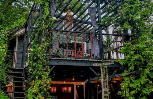 Dickinson House | Beautiful 1400 ft Carriage House - Spacious Open Floor Plan w/Private Terrace