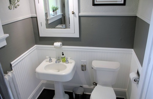 Highland House | Beautiful 1930 Craftsman Home In the Heart of Highland