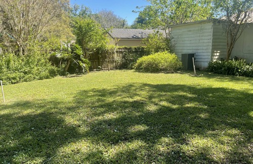 Lakewood House | Beautiful 1946 Bungalow close to downtown Jacksonville with Guesthouse