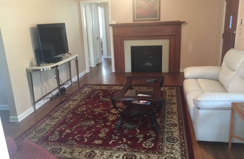 Lakewood House | Beautiful 1946 Bungalow close to downtown Jacksonville with Guesthouse
