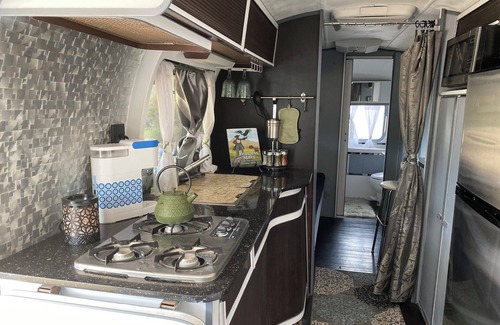 Thousand Oaks House | Beautiful 1972 Classic Airstream in Santa Monica Mountains
