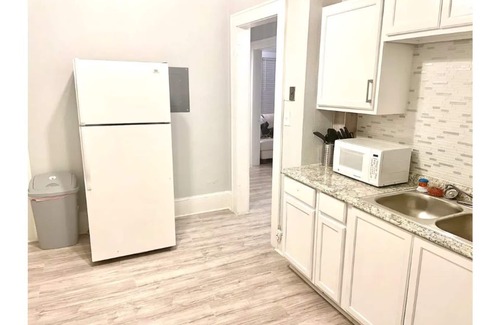 East Point Apartment | Beautiful 1B/1B in Southwest Atlanta.