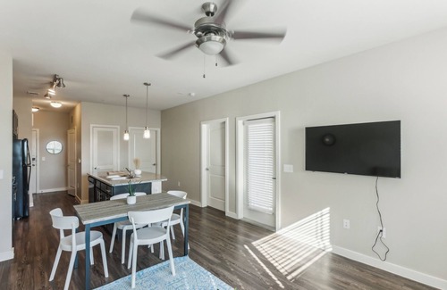 Willowbrook Apartment | Beautiful 1Bd Apt I Properties by Preston