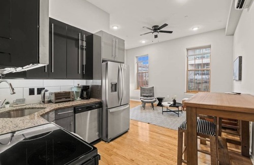 Rittenhouse Row Apartment | Beautiful 1BD With Balcony | Rittenhouse Square