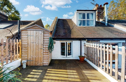 North Kensington Apartment | Beautiful 1bed attic w/terrace in North Kensington