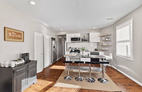 Near Northside Apartment | Beautiful 1Bedroom Apt. with Spacious Living Room