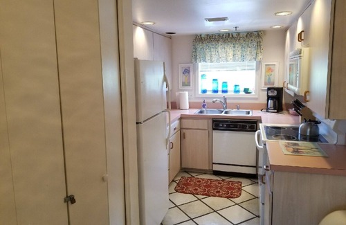 Lutz Condo | Beautiful 1br/1bath condo located in Paradise Lakes Clothing Optional Resort