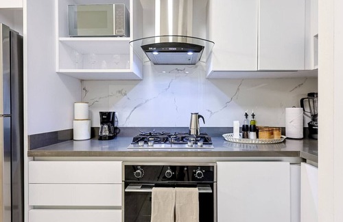 Sarasota Apartment | Beautiful 1BR Apartment, Fast Wi-Fi, Spectacular Rooftop Terrace, Gym, Pool