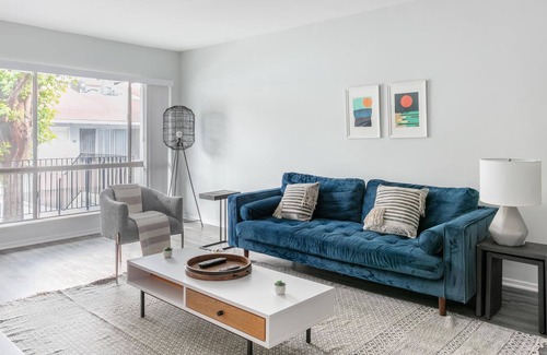 Northridge Apartment | Beautiful 1BR Apartment in Northridge Near CSUN